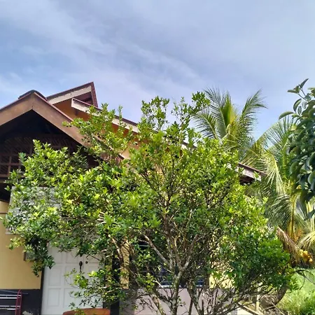 De'Lakeside Musslim'S Homestay Raub Exterior photo