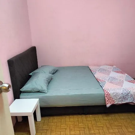 De'Lakeside Musslim'S Homestay Raub Exterior photo